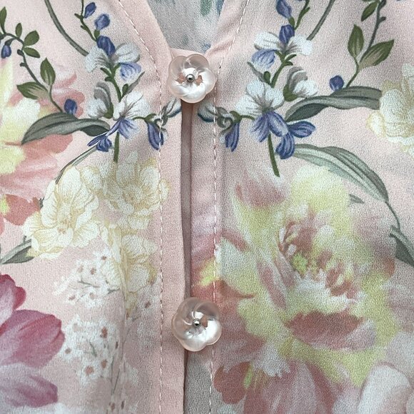 Cupcakes & Cashmere Short Sleeve Ruffle Neck Button Front Floral Blouse S NWT - Picture 5 of 9